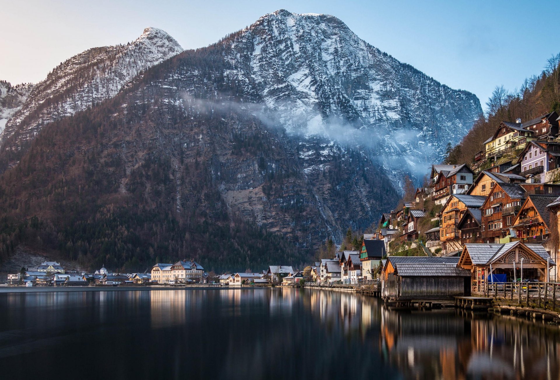 montagnes lac maisons hiver forêt nature hallstatt autriche commune monument de l unesco alpes