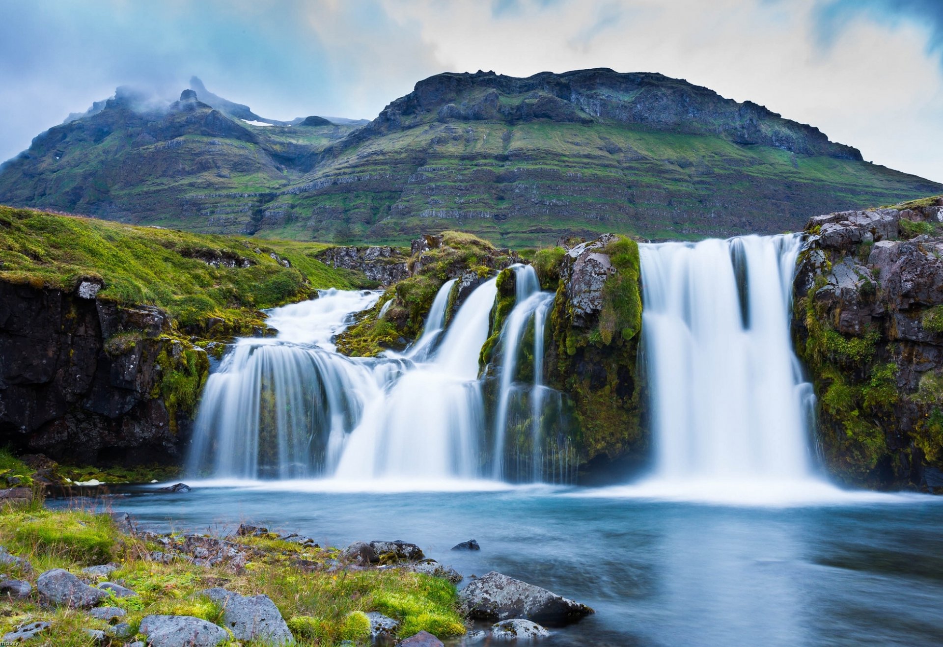 kirkjufoss grundarfjordur islandia grundarfjordur wodospad góry