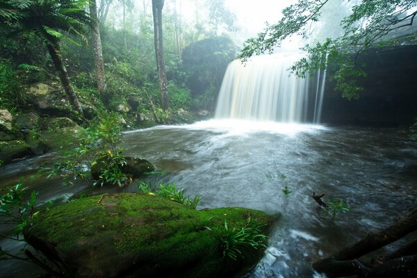 Es ist einfach ein Paradies auf Erden. Wasserfall