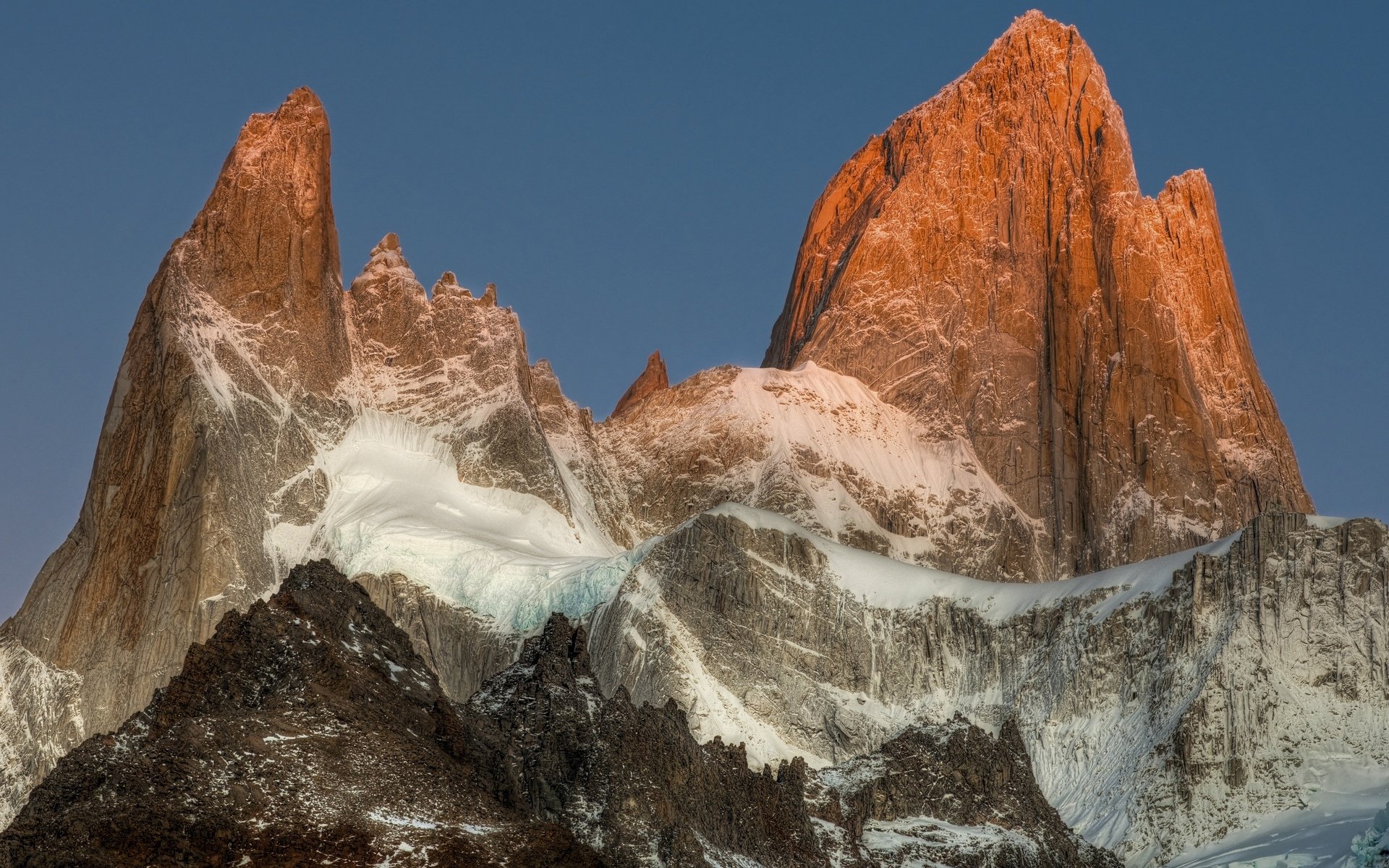 montagne cima neve