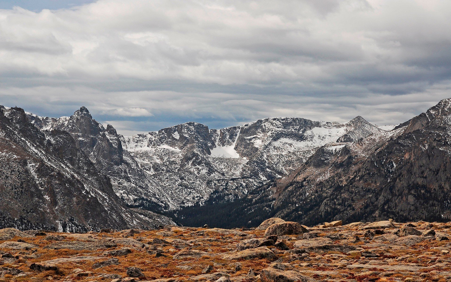 montagnes pierres neige