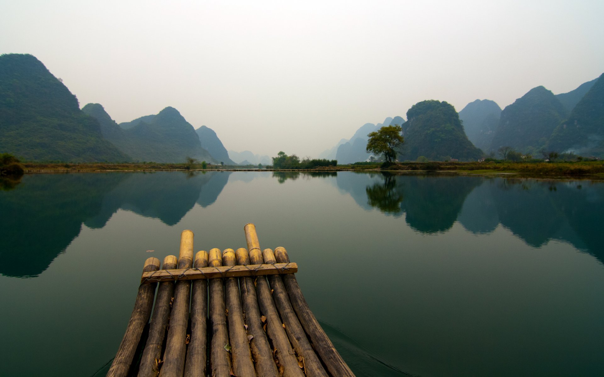 barco lago china