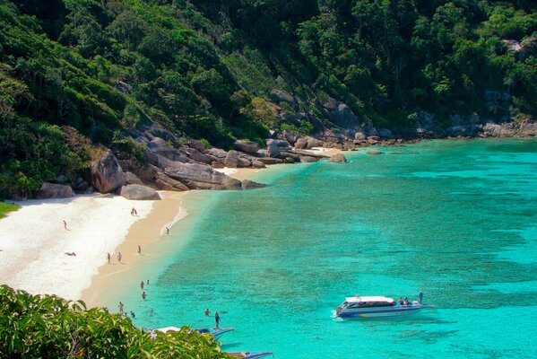 Playa de arena en las islas Similan