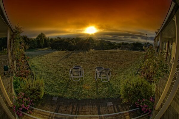 Un lugar aislado para dos. Puesta de sol romántica