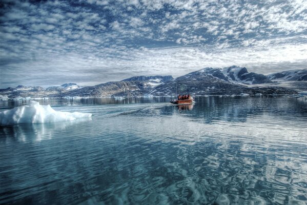 Le froid glacial de l eau reflète les Cirrus