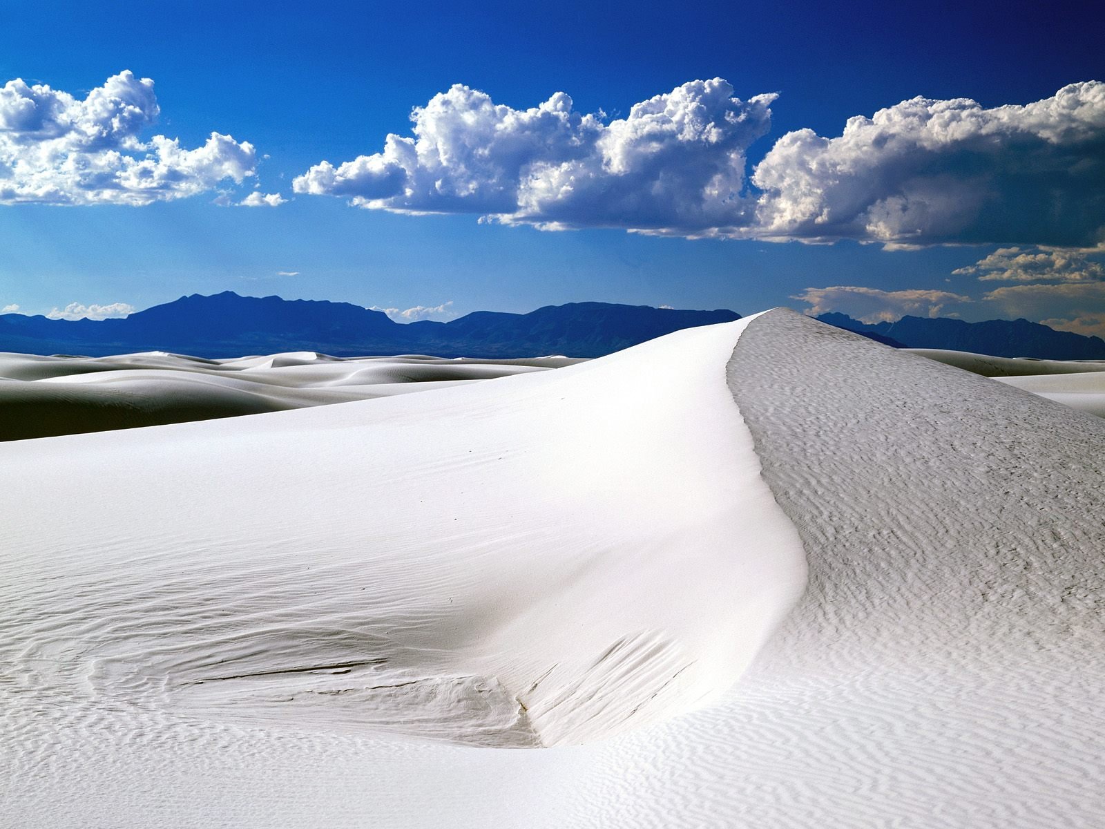 mountain sand cloud