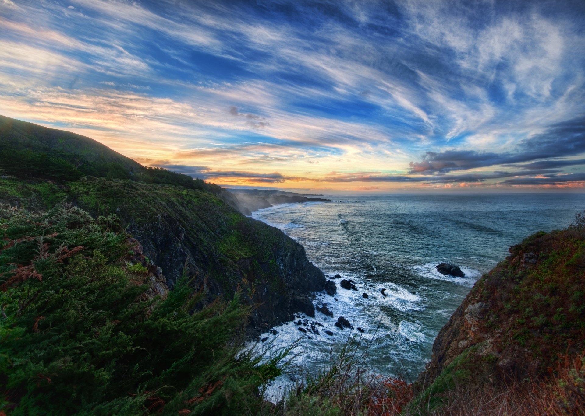 falaise mer vagues nuages matin