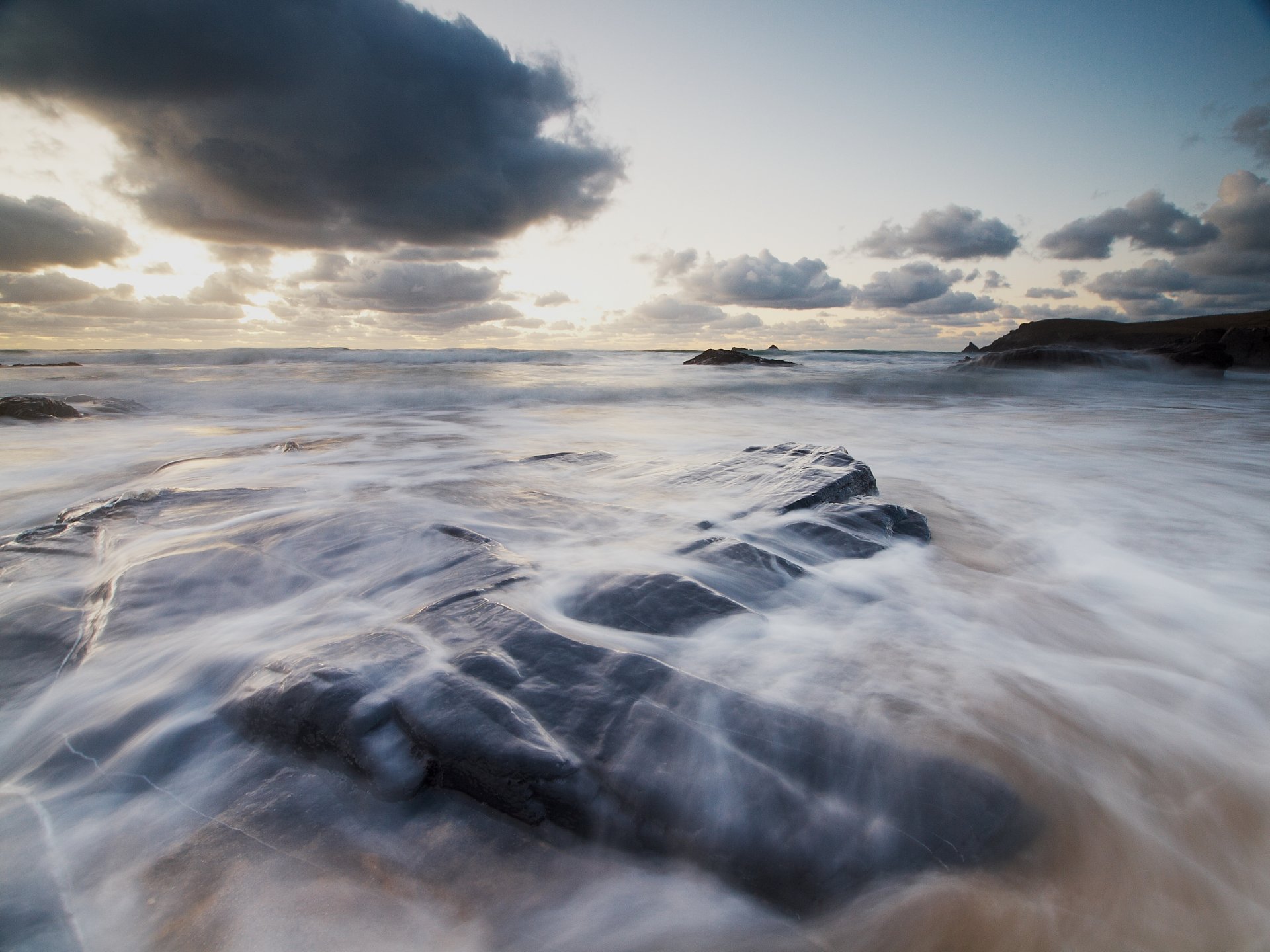 pierres mer eau nuages rivage