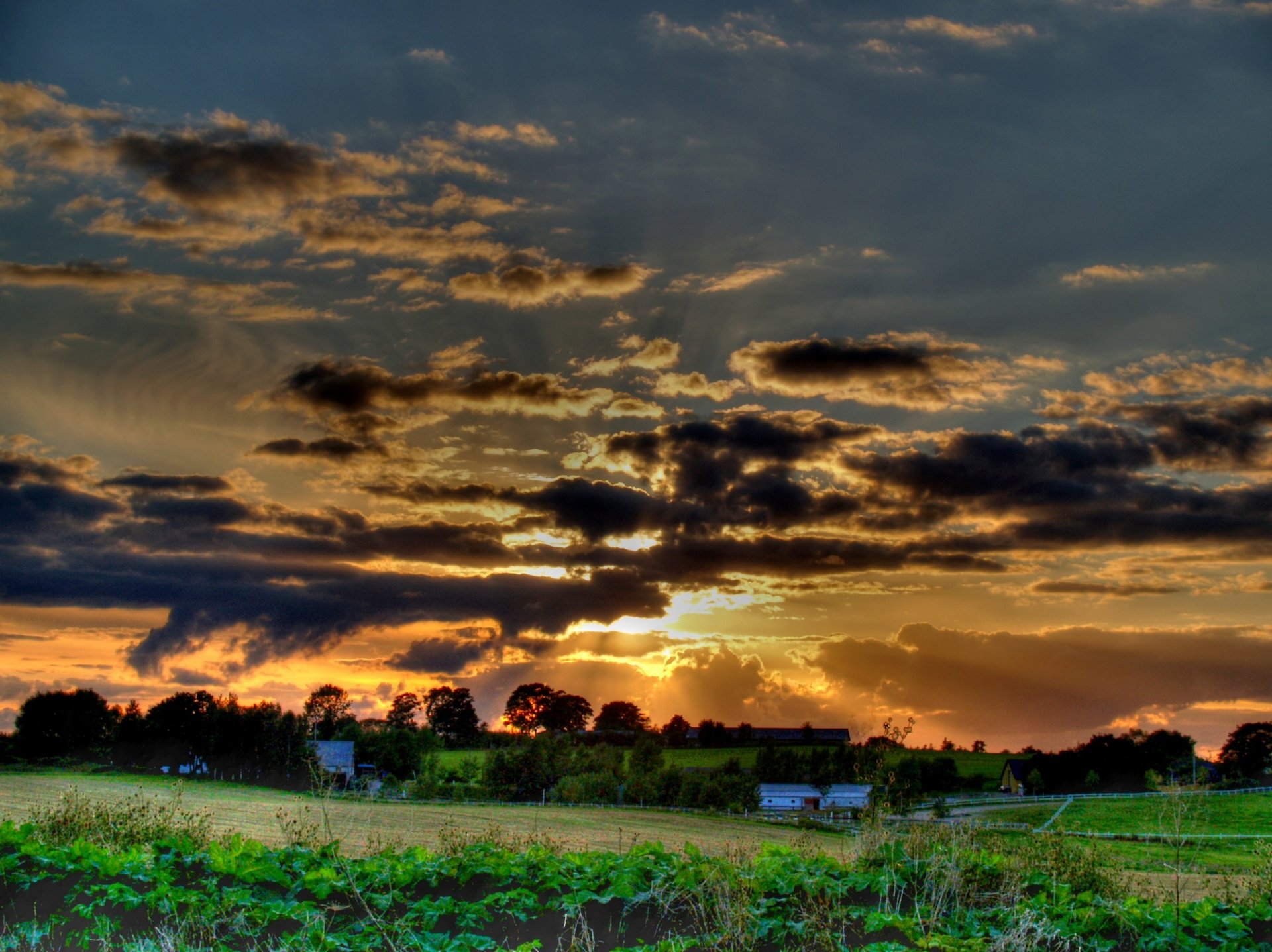 chmury wieś słońce hdr