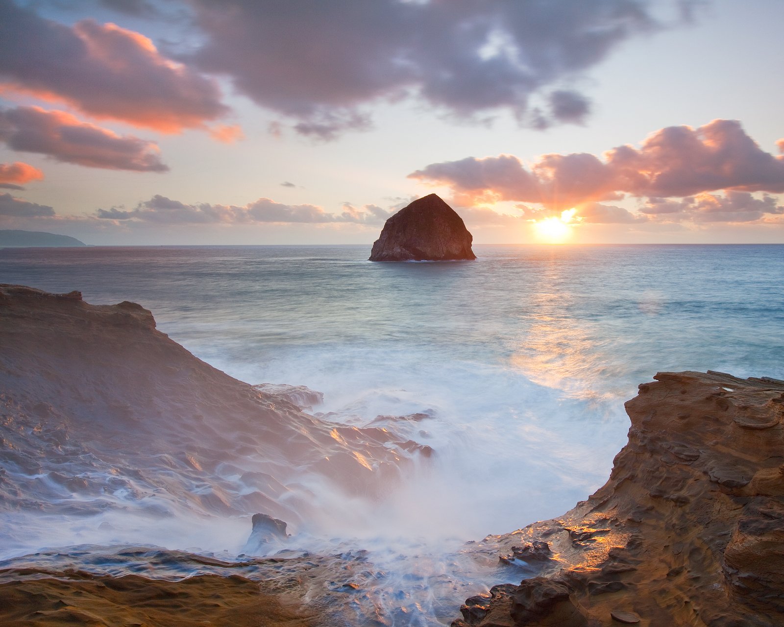 côte vagues soleil rochers