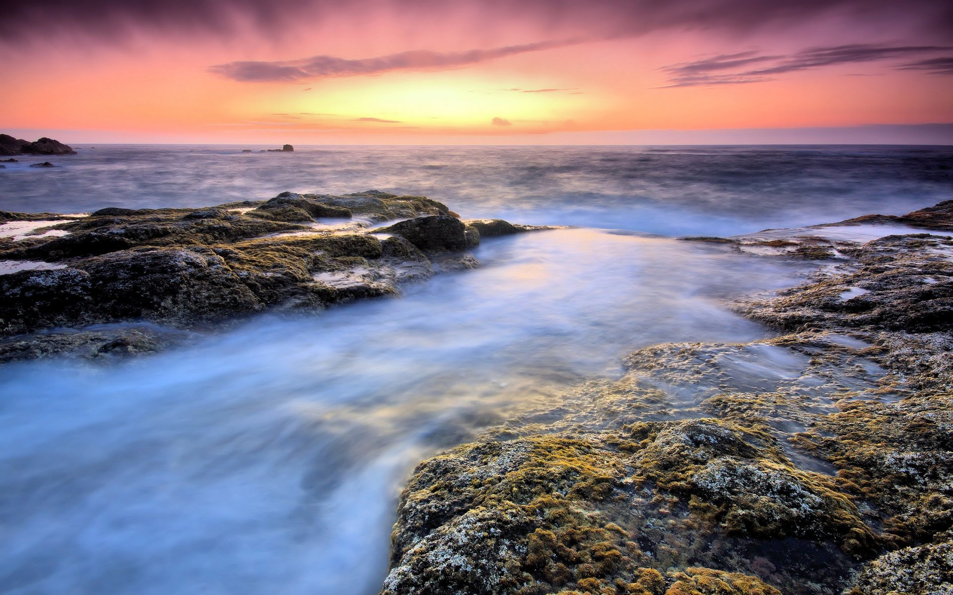 pierres côte coucher de soleil mer