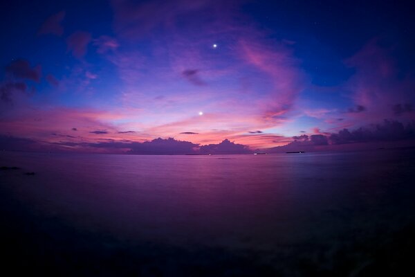 Abendrosa Sonnenuntergang am Meer