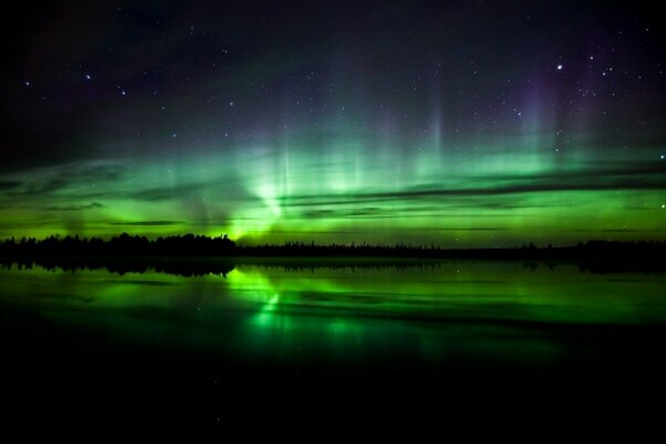 Das smaragdgrüne Nordlicht. Polarnacht