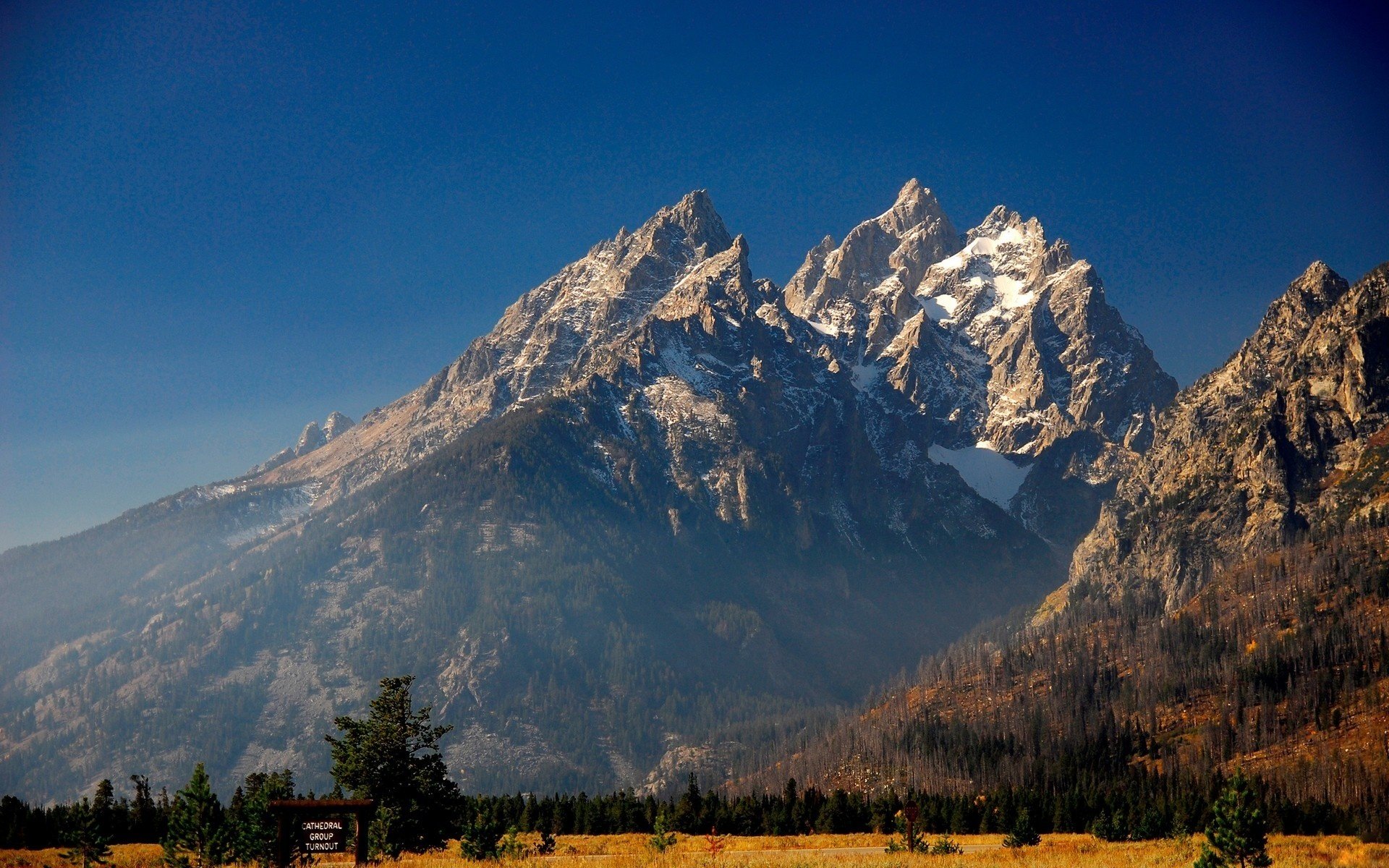 montagnes neige bleu