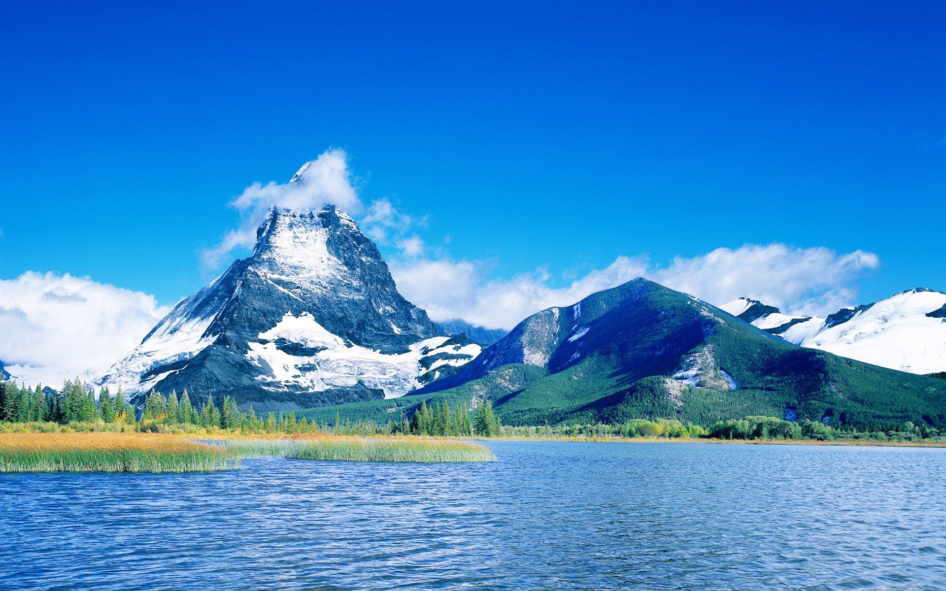 lago montagne nuvole blu