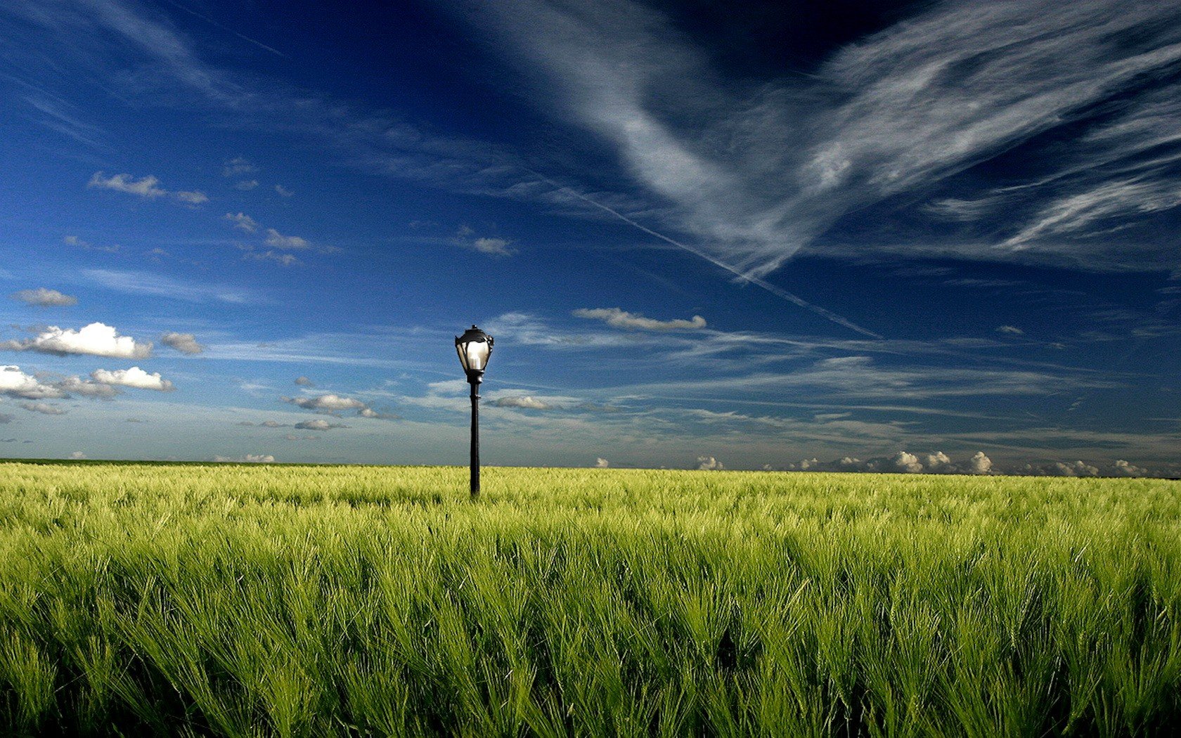 campo linterna nubes