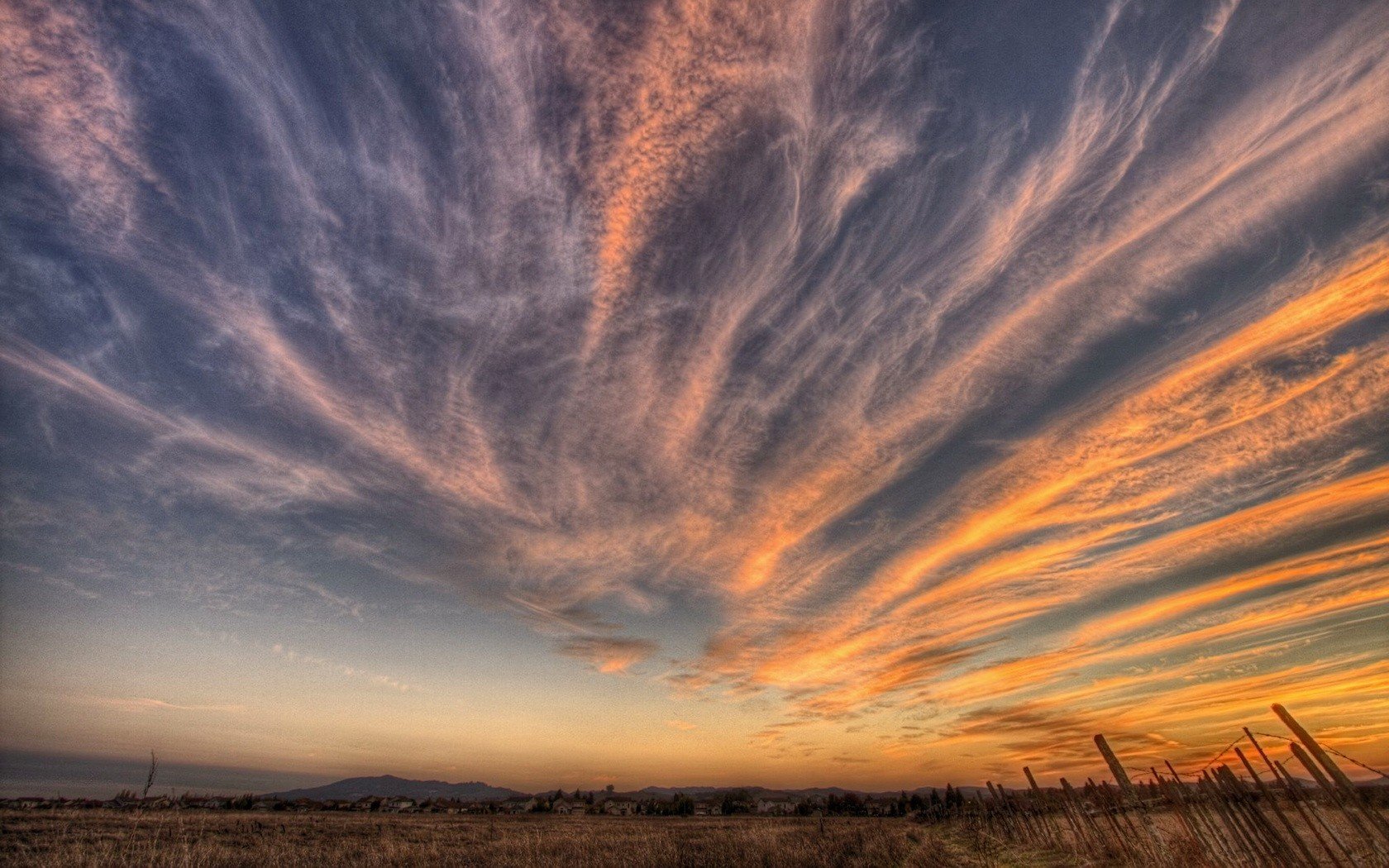 ciel nuages coucher de soleil champ