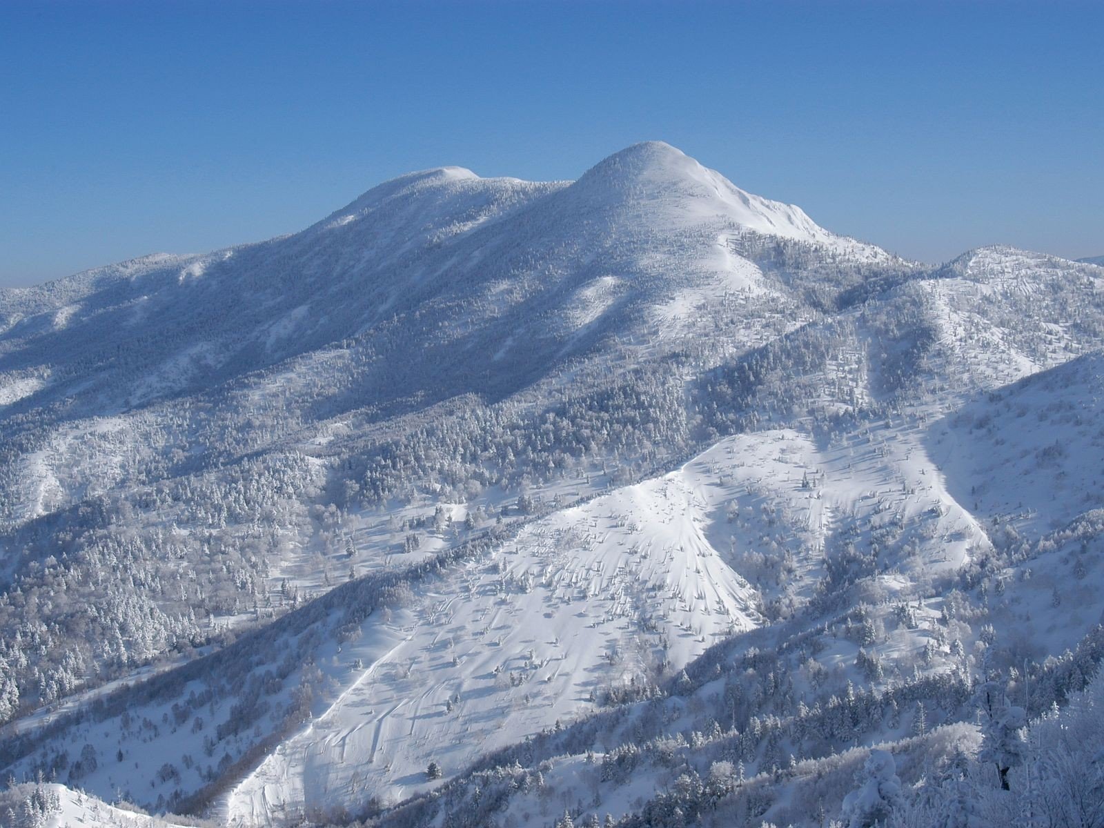 japón montaña nieve invierno pendiente azul