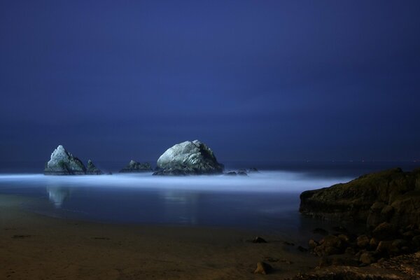 Night view of the cliffs by the sea