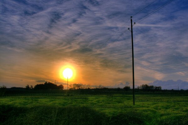 Puesta de sol en la estepa