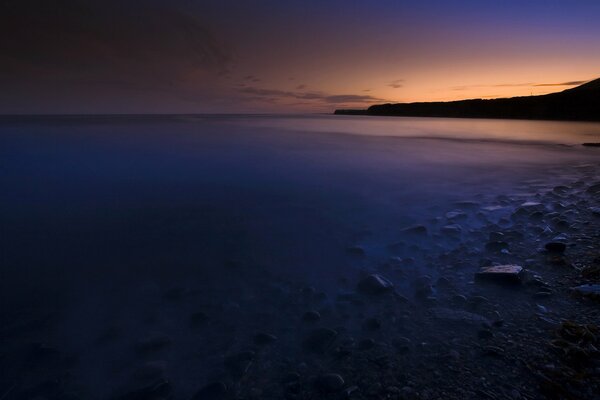 Tramonto serale e mare