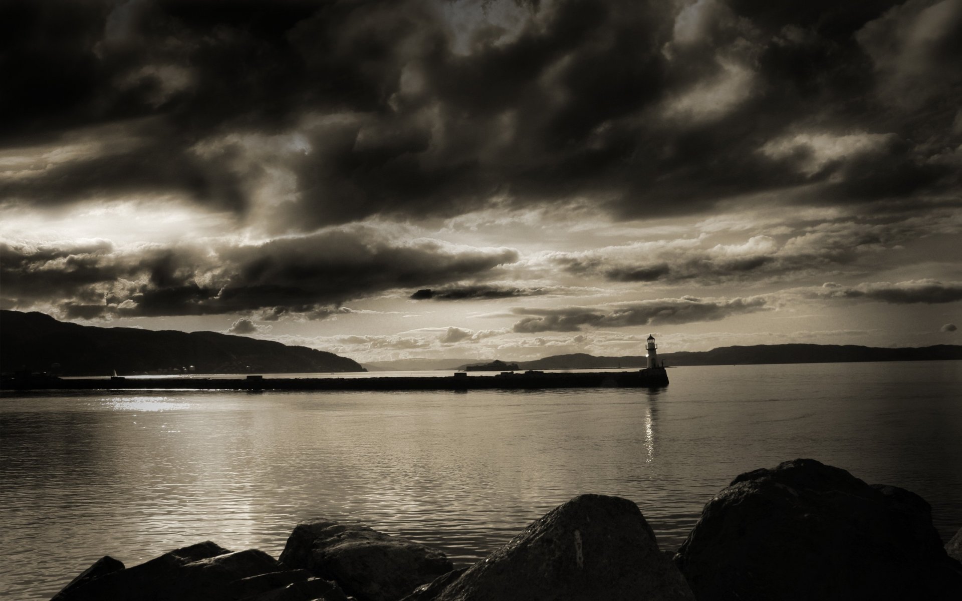 blanco y negro faro bahía