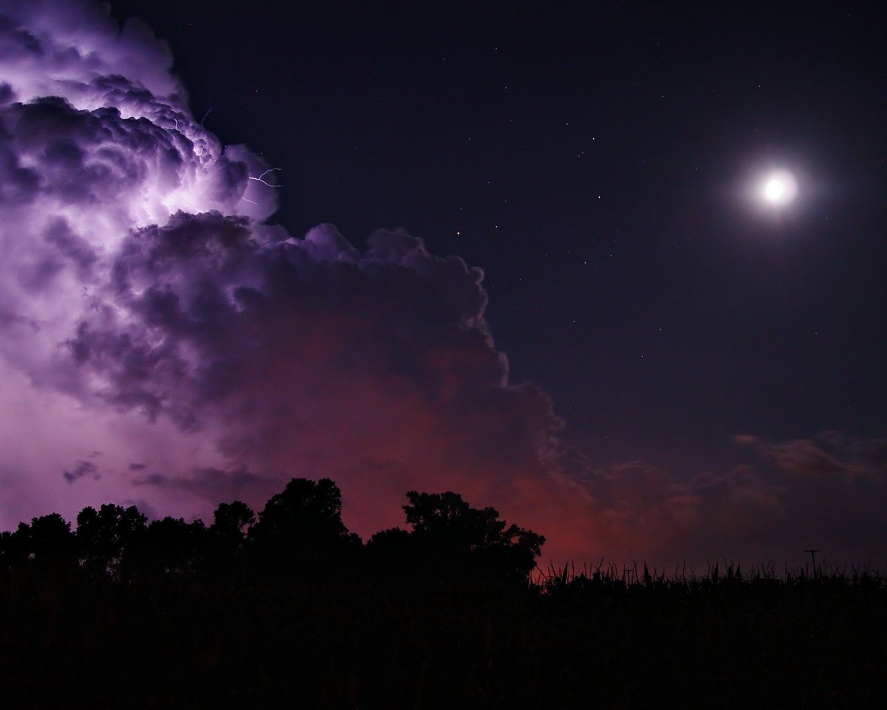 foudre lune nuages