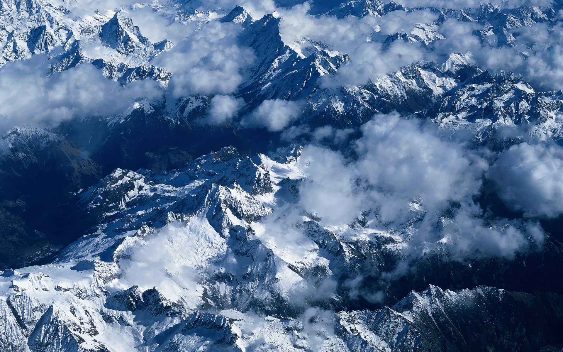 montagnes nuages neige