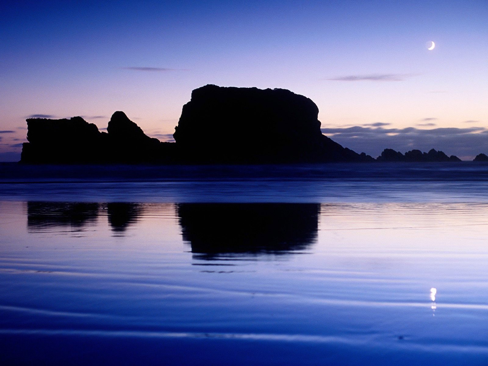 mond felsen wasser reflexion