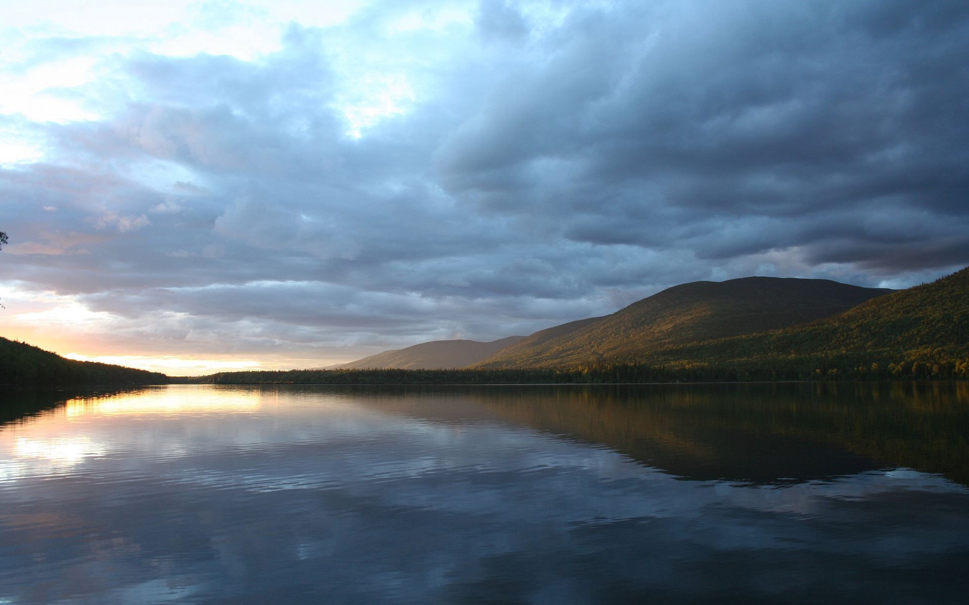 berg see reflexion wolken