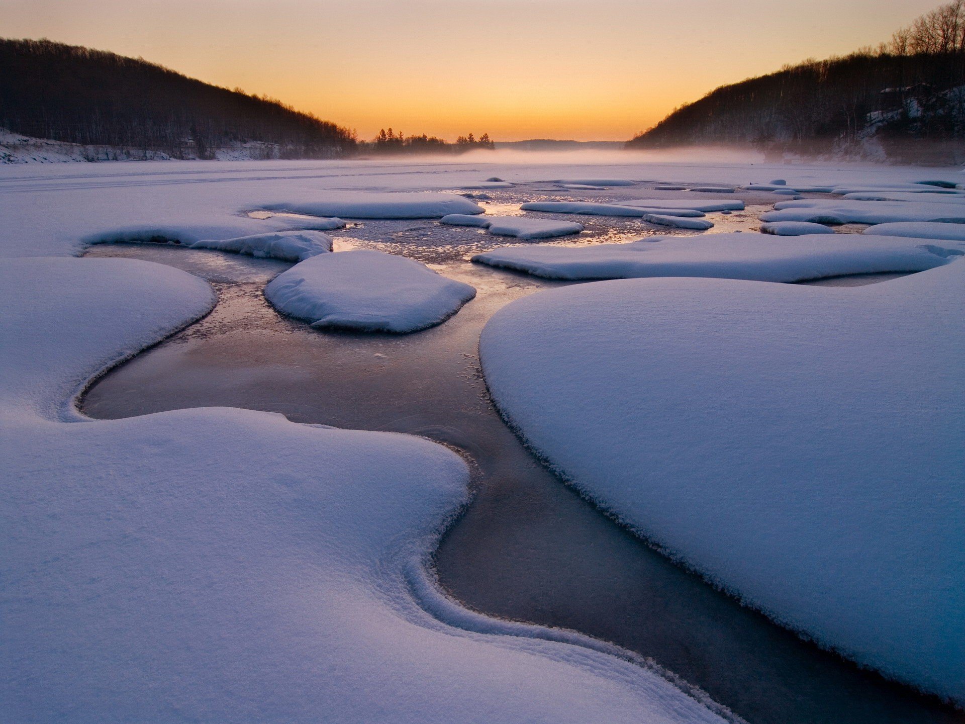 winter snow fog creek