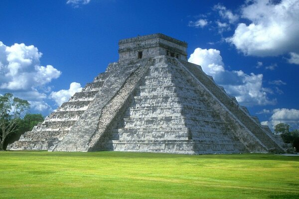 Una delle principali attrazioni del Messico è la piramide di Kukulkan