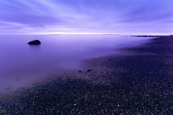 Stones gleamed in the sky and in the water