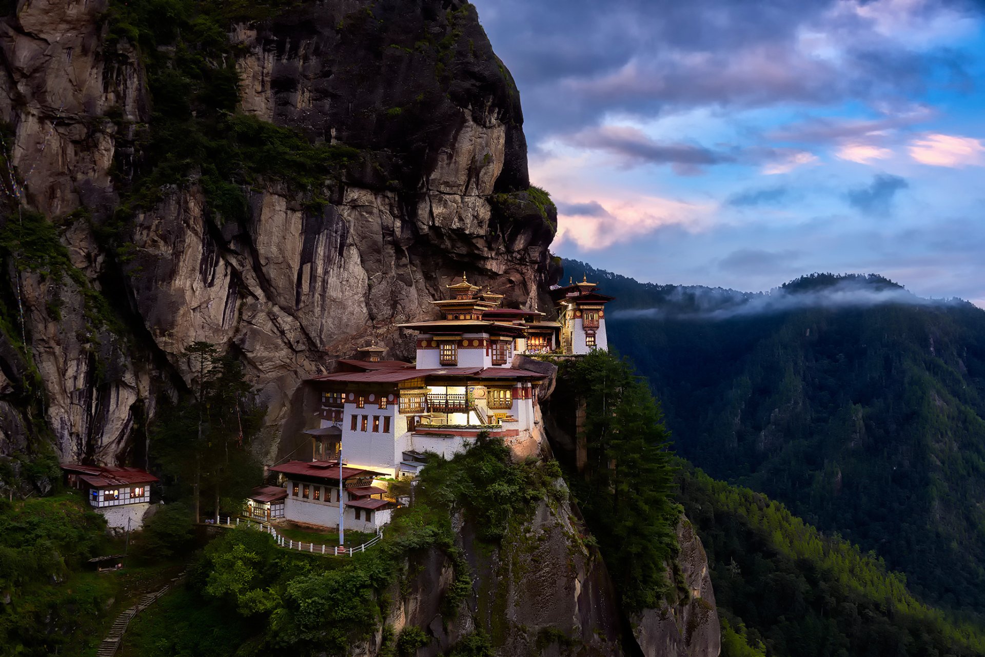 draghi respiro monastero montagne asia