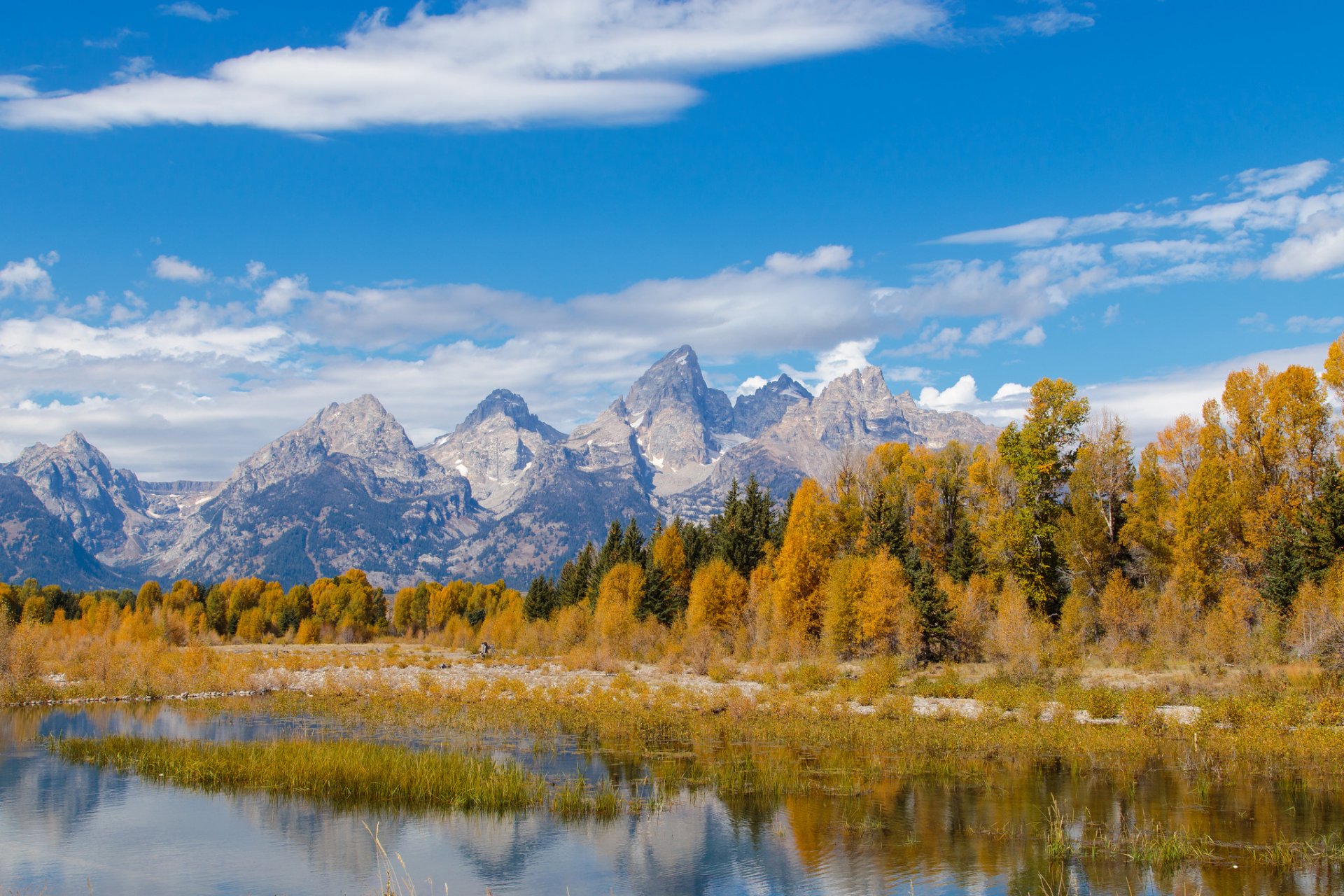 grand teton national park wyoming usa montagnes rivière arbres automne ciel nuages