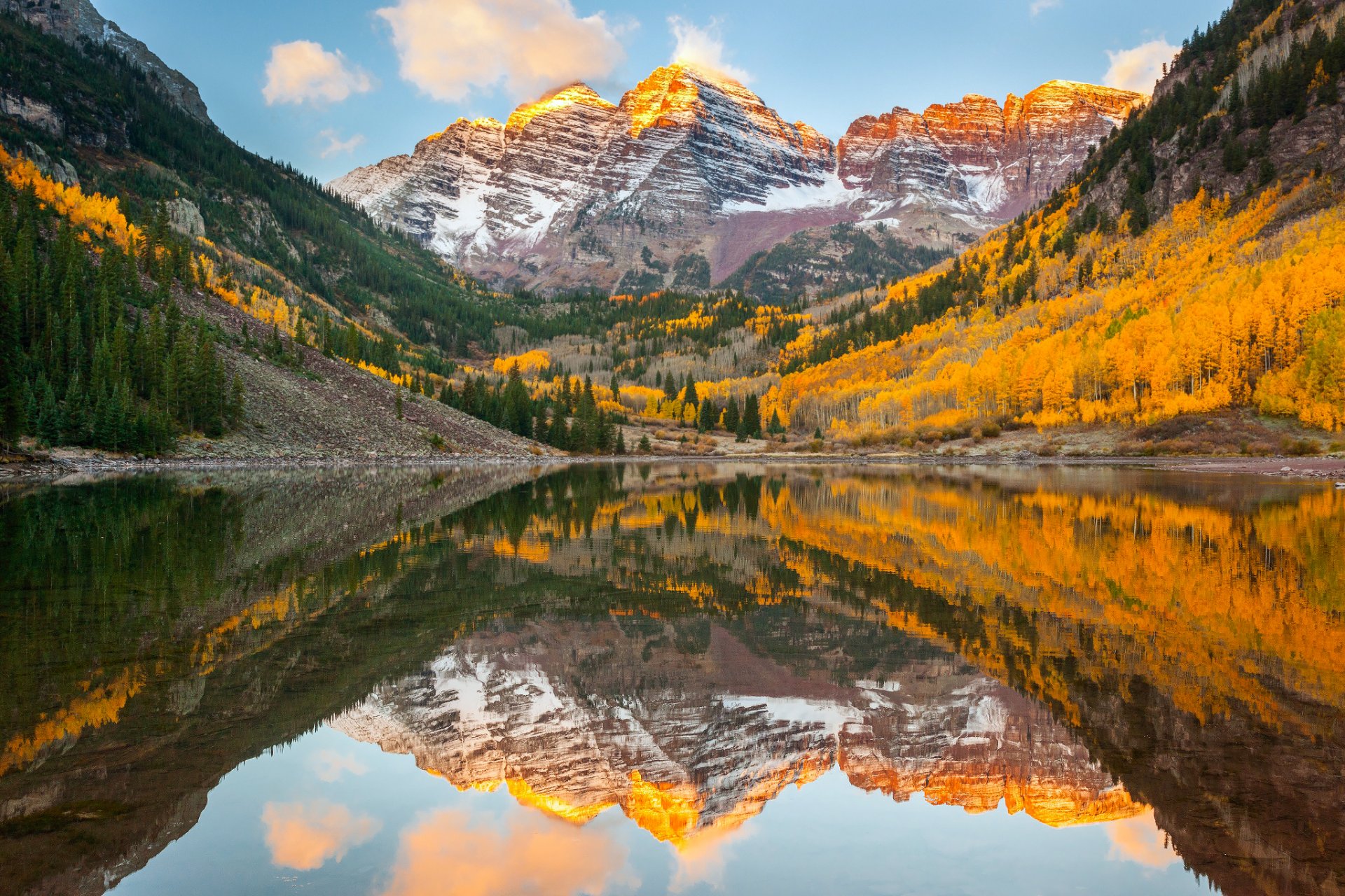 united states state colorado autumn rocky mountains maroon bells lake forest reflection