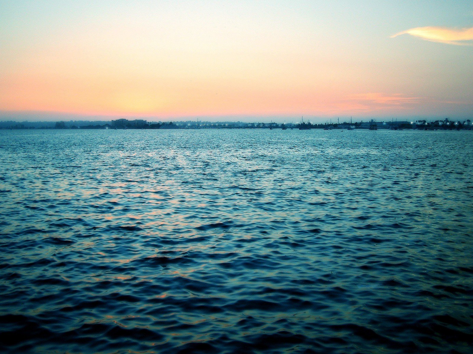 mer vagues lever du soleil