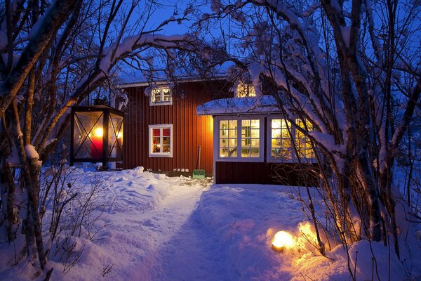 Neujahrs-Winterschnee, Haus und Märchen