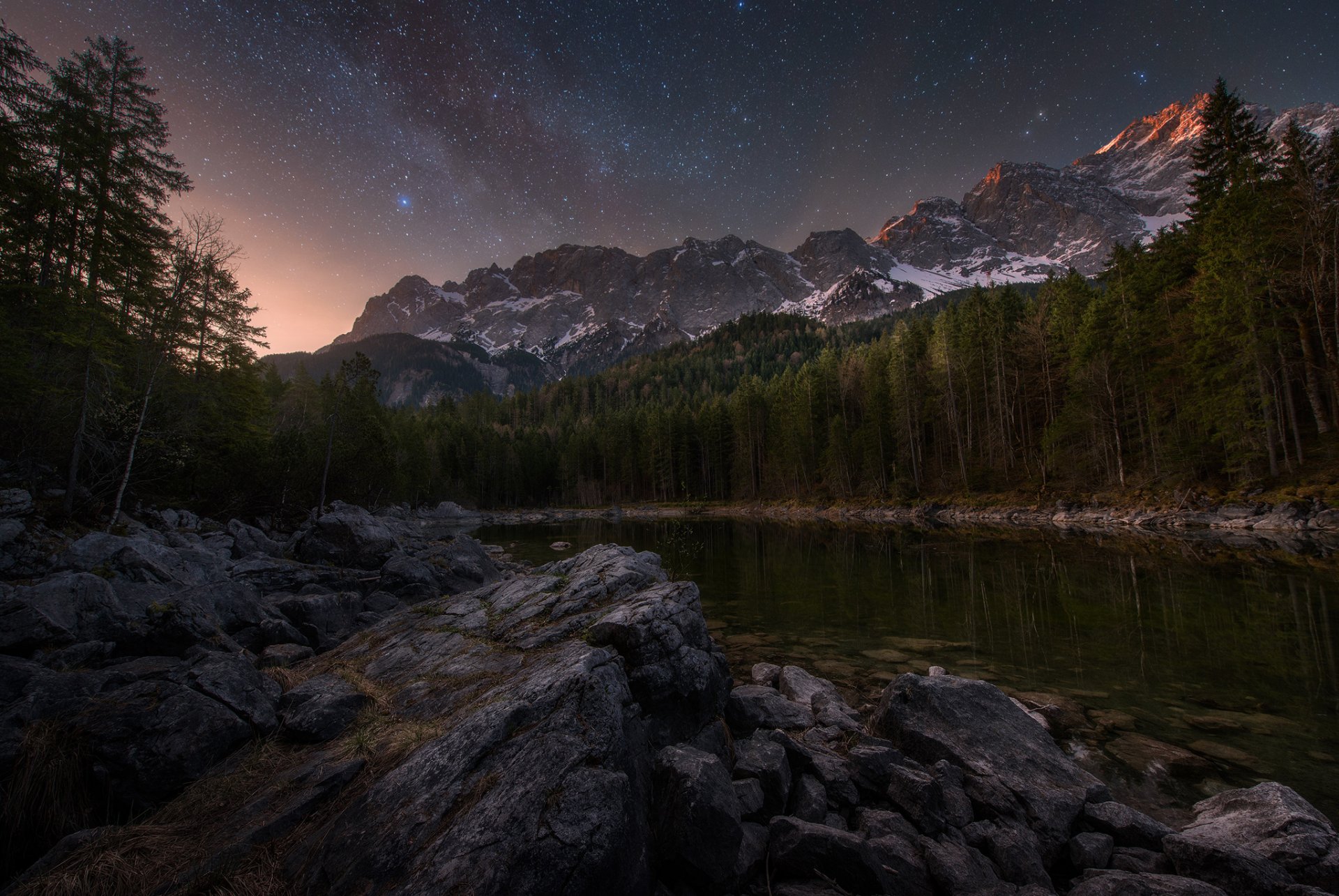 notte mattina cielo stelle montagne foresta lago rocce rocce