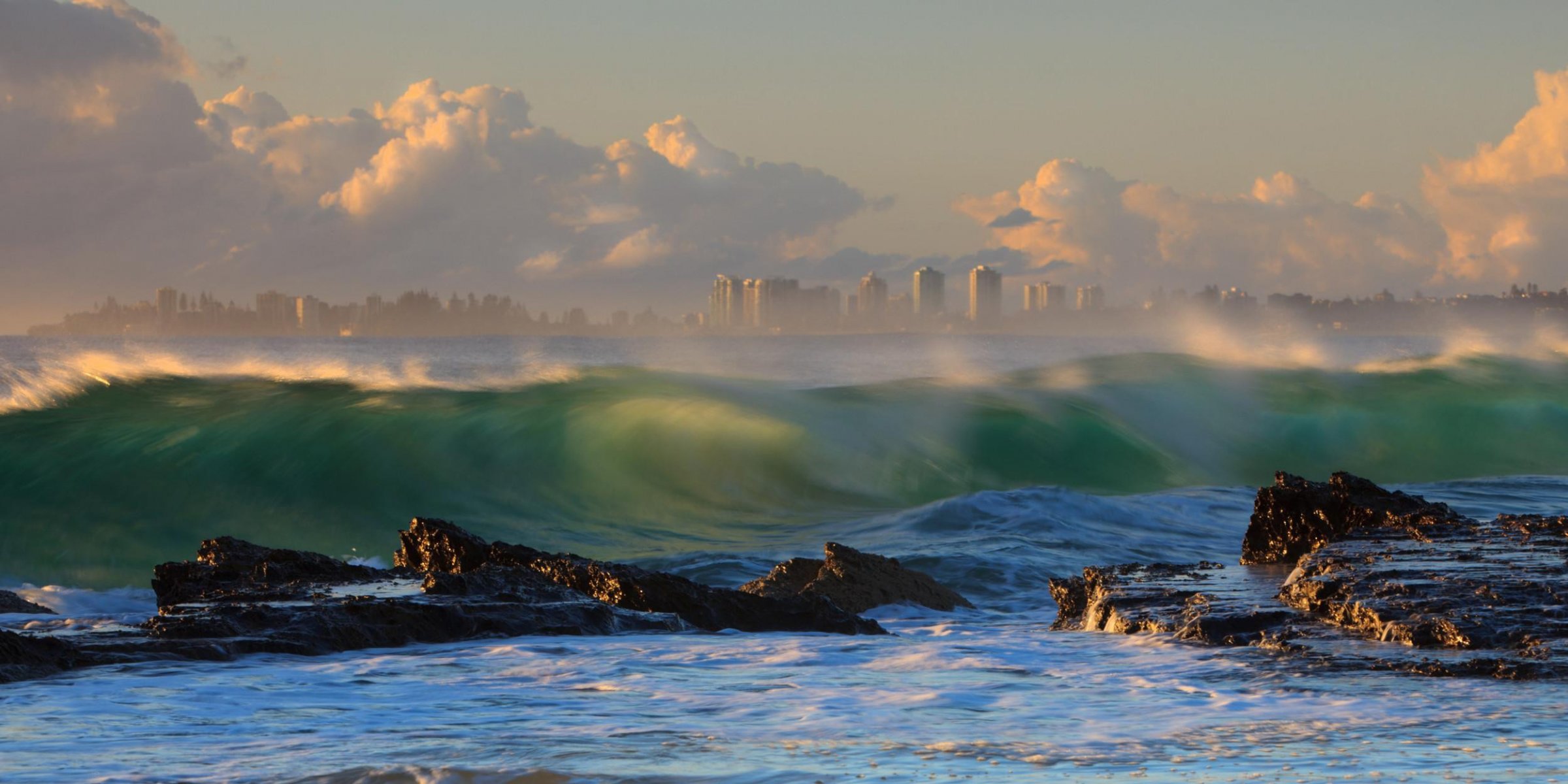 onda costa orizzonte città