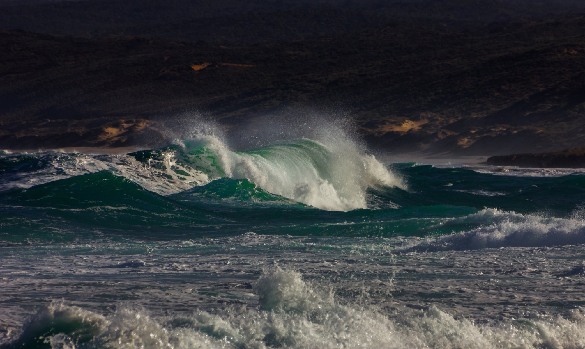 morze brzeg fale burza rozpryski ocean indyjski