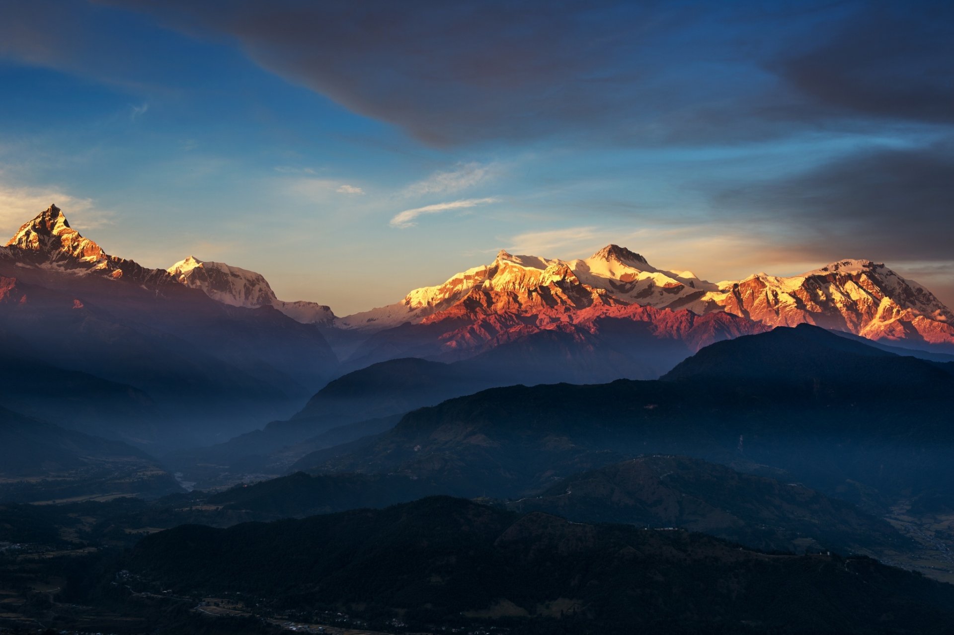 panorama dämmerung tal berge tibet