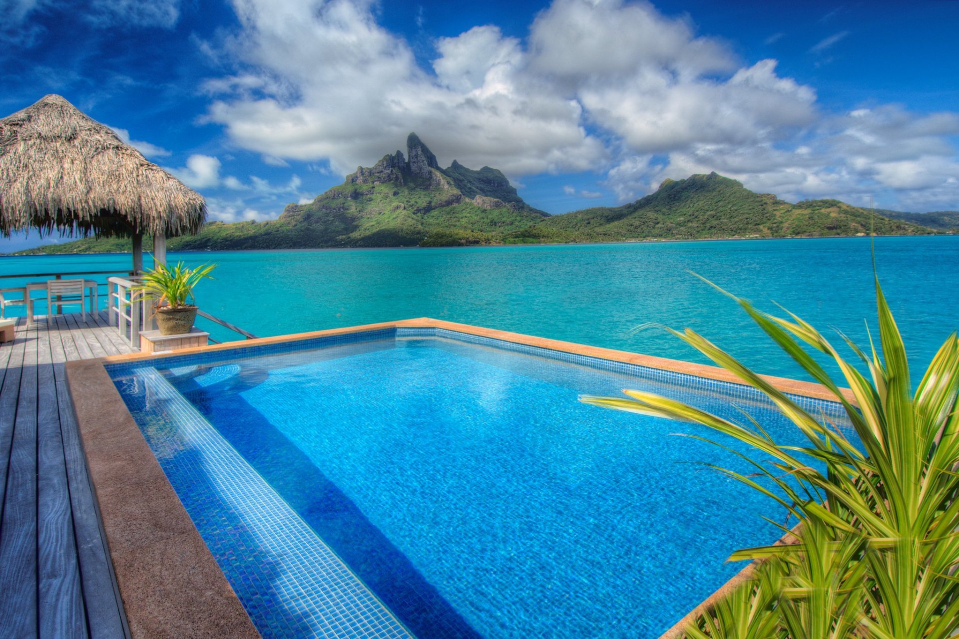 t-regis bora-bora bungalow hotel pool blue lagoon