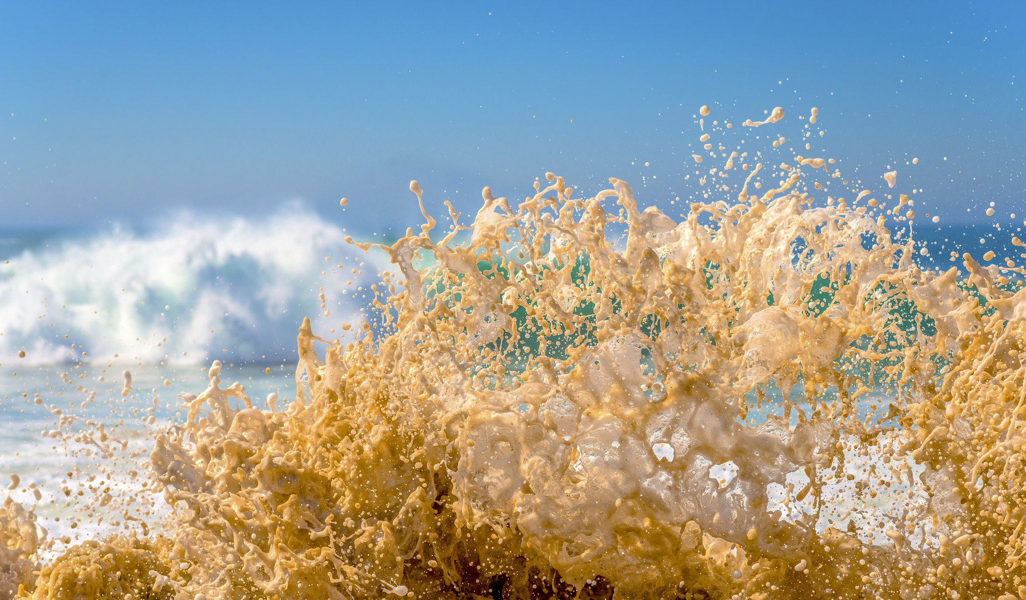 ocean wave spray