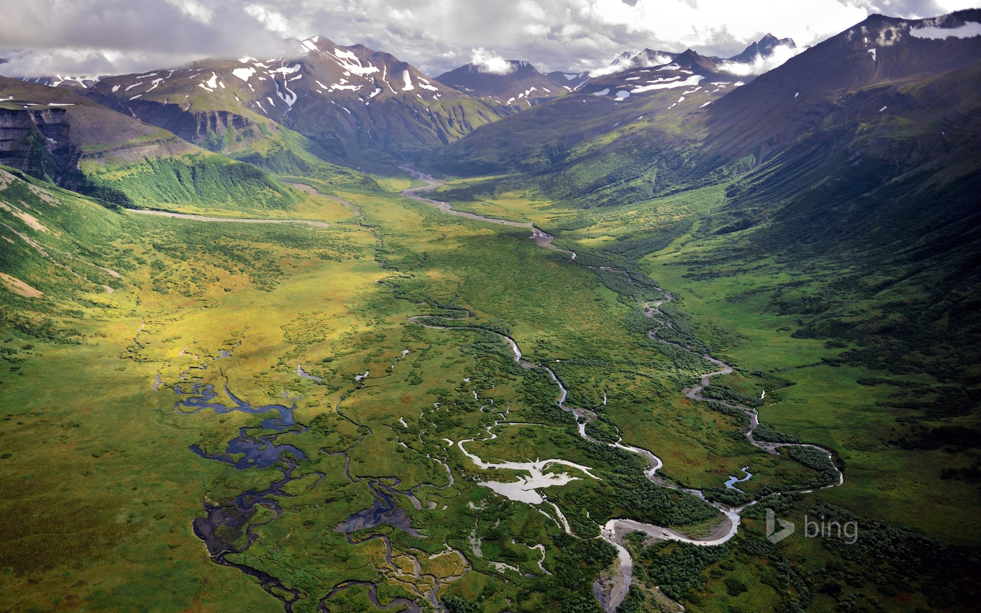 alaska stati uniti montagne neve valle fiume