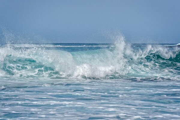 Fala oceaniczna u wybrzeży Maui