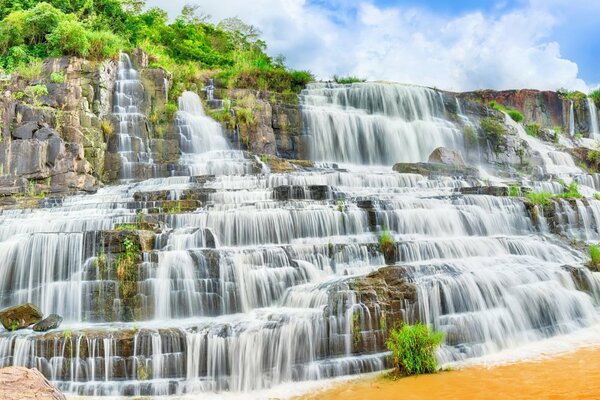 Flusso d acqua, cascata naturale