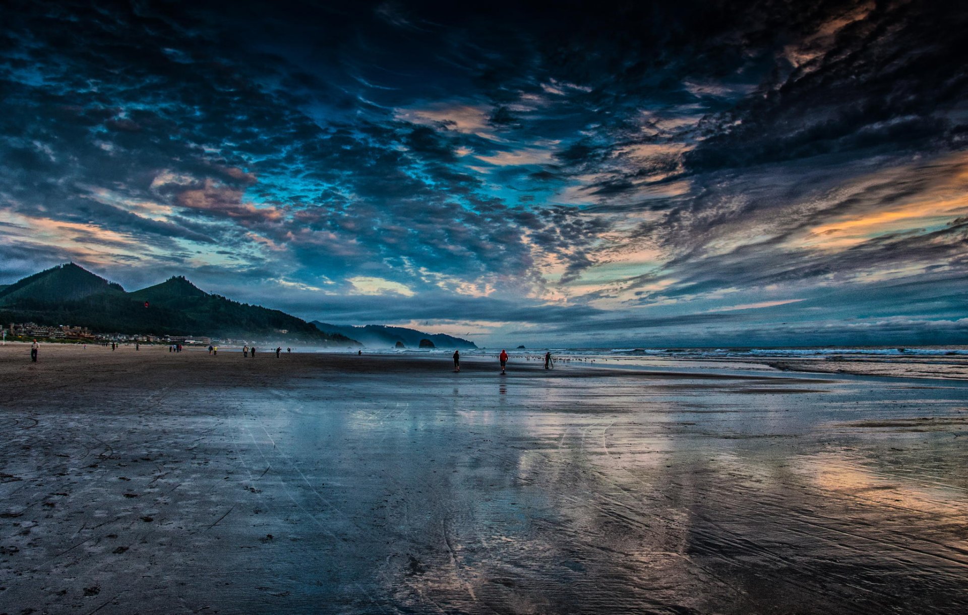 der strand. ozean küste berge natur