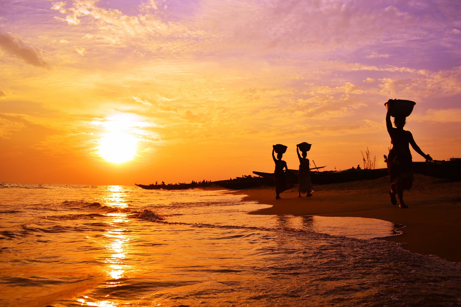 india sea waves women sun night