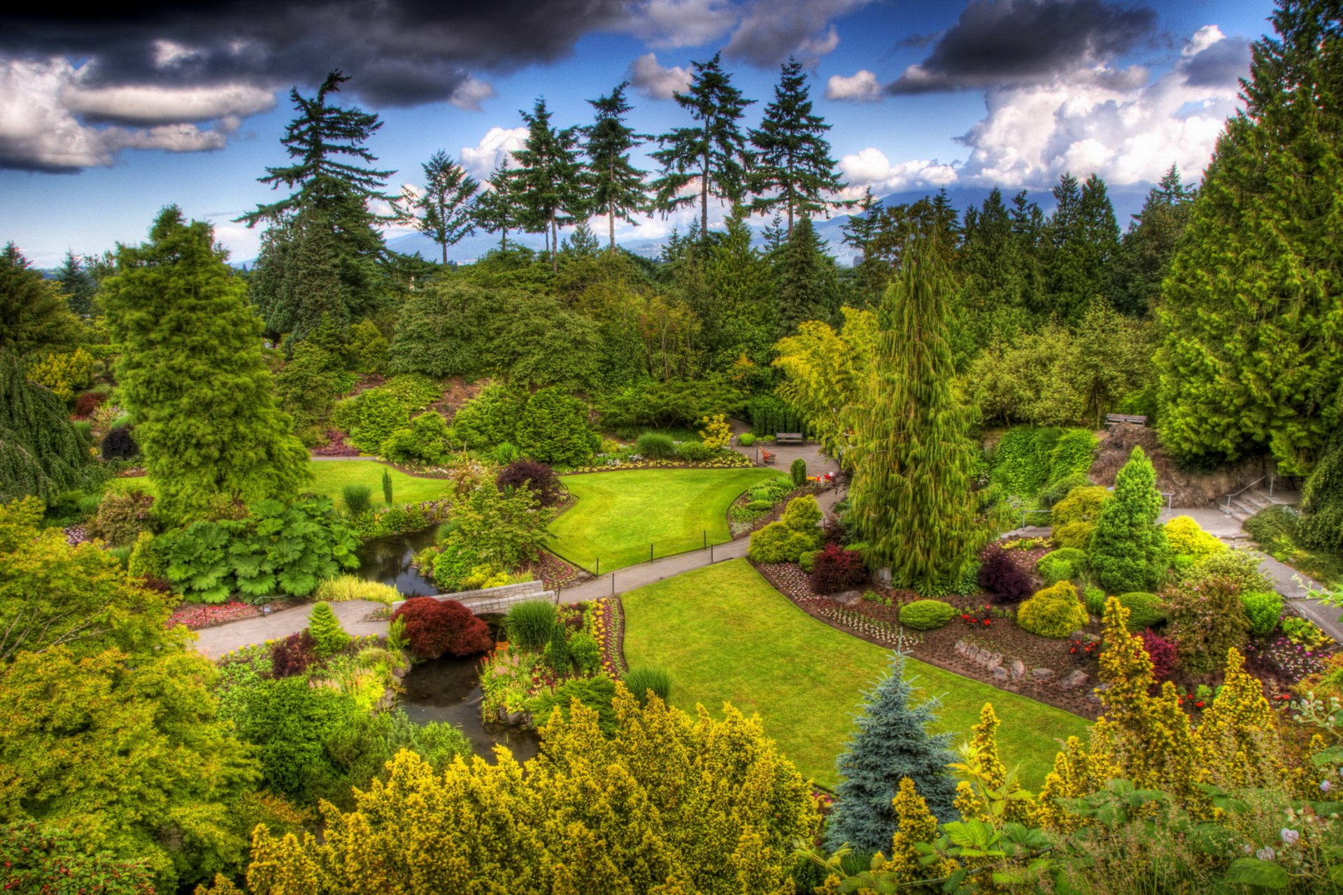 regina elisabetta giardino vancouver canada giardino verde prati cespugli alberi lavorazione